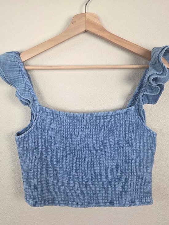 Z Supply Hera Gauze Chambray Crop Top Size M Blue Stretch Ruffle Sleeve NEW - Picture 2 of 8